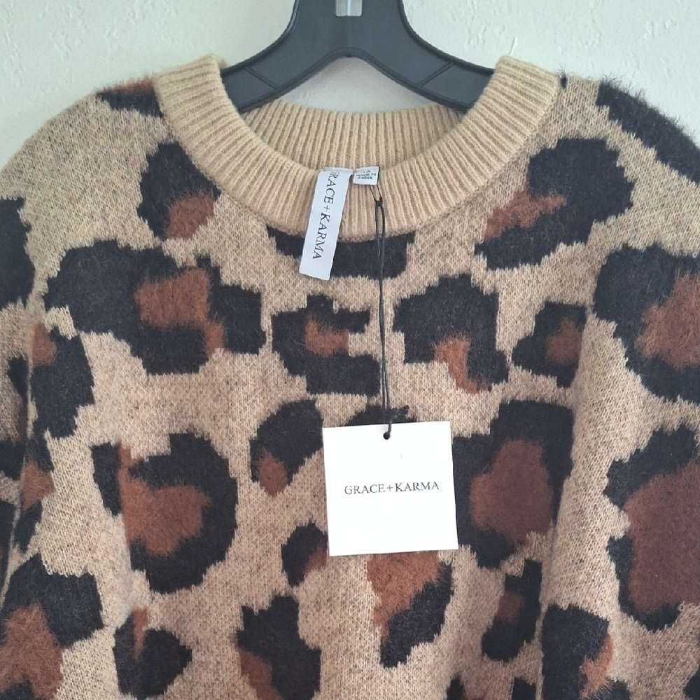Elegan Tan and Brown Animal Print Sweater - Picture 3 of 7